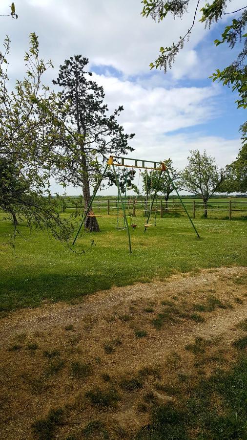 Gite Le Campagnard Saint-Germain-Des-Bois  Exteriör bild
